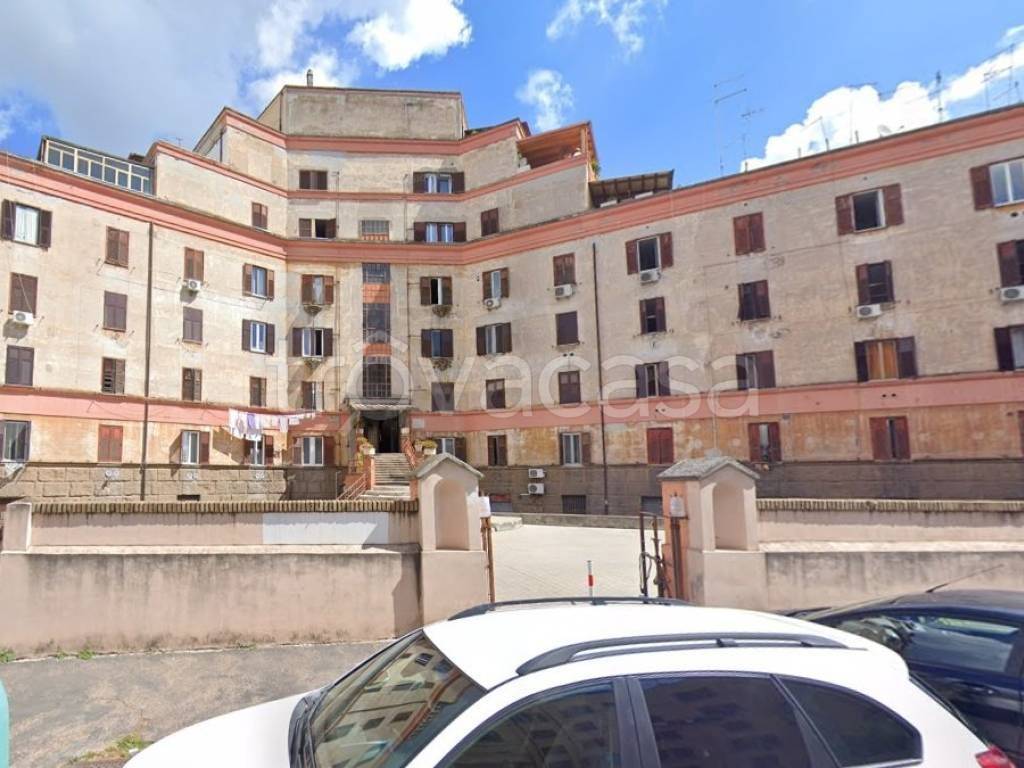 appartamento in vendita a Roma in zona Ostiense