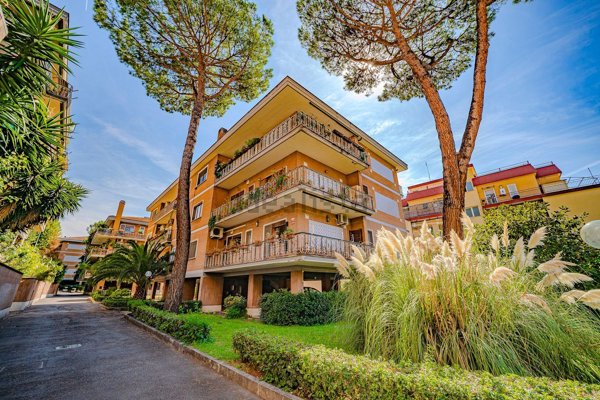 appartamento in vendita a Roma in zona Gianicolense