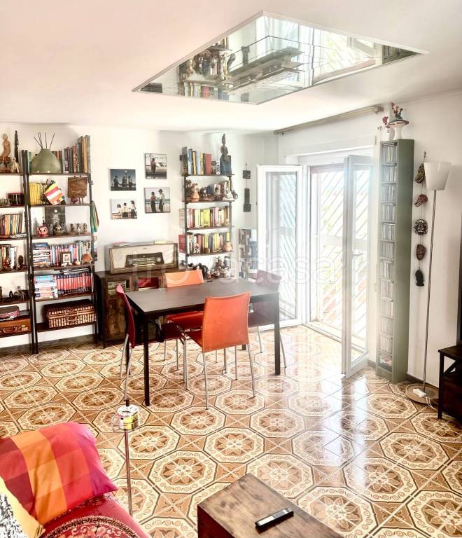 appartamento in vendita a Roma in zona Appio Latino