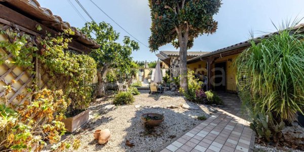 casa indipendente in vendita a Roma in zona Infernetto
