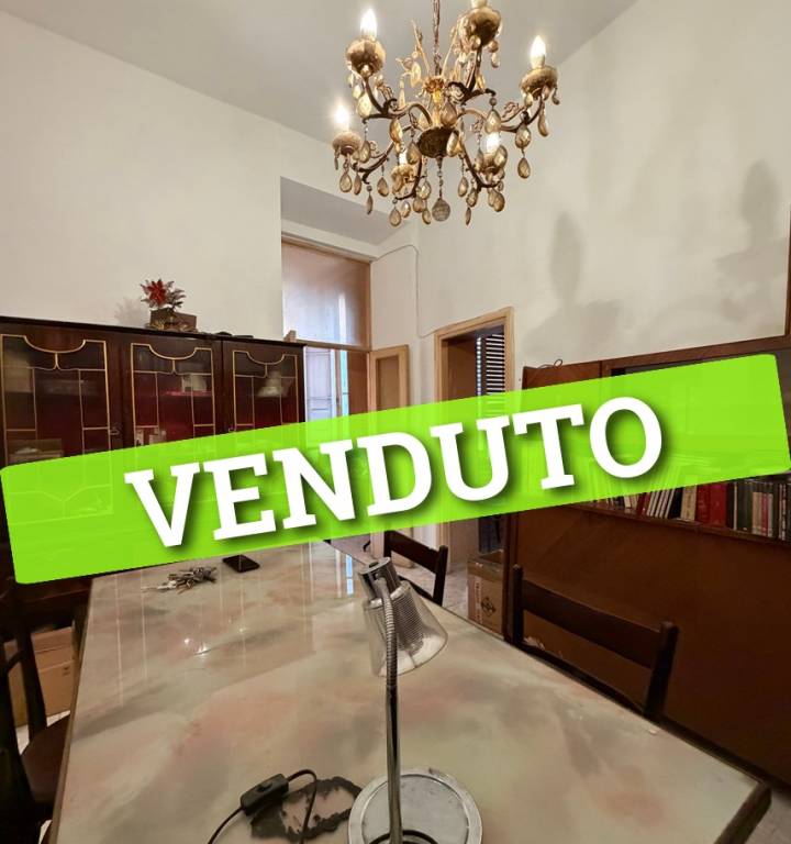 appartamento in vendita a Roma in zona Rione Regola