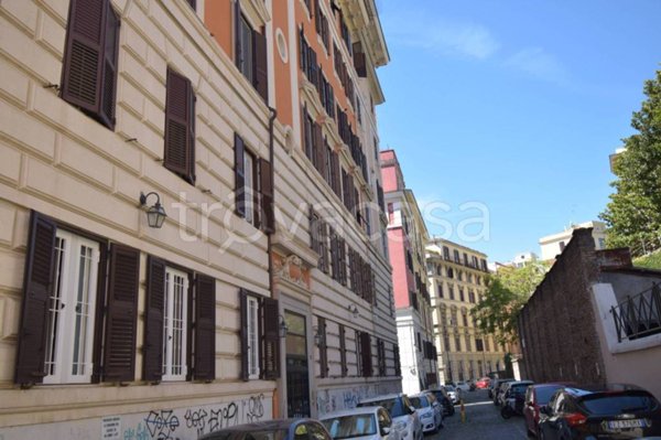appartamento in vendita a Roma in zona Rione Monti/Campitelli