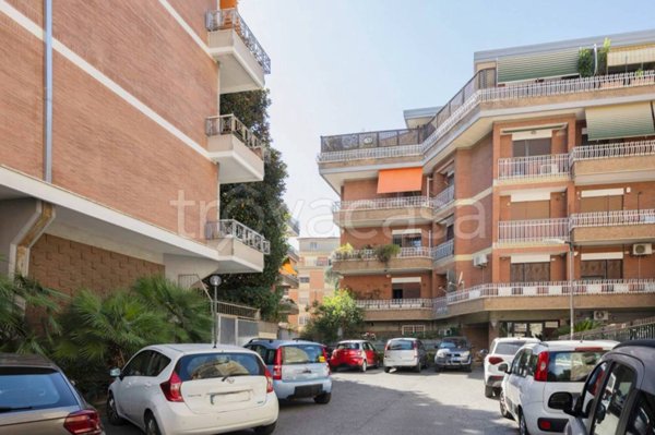 appartamento in vendita a Roma in zona Ardeatino