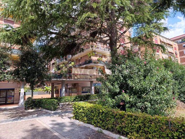appartamento in vendita a Roma in zona Appio Claudio