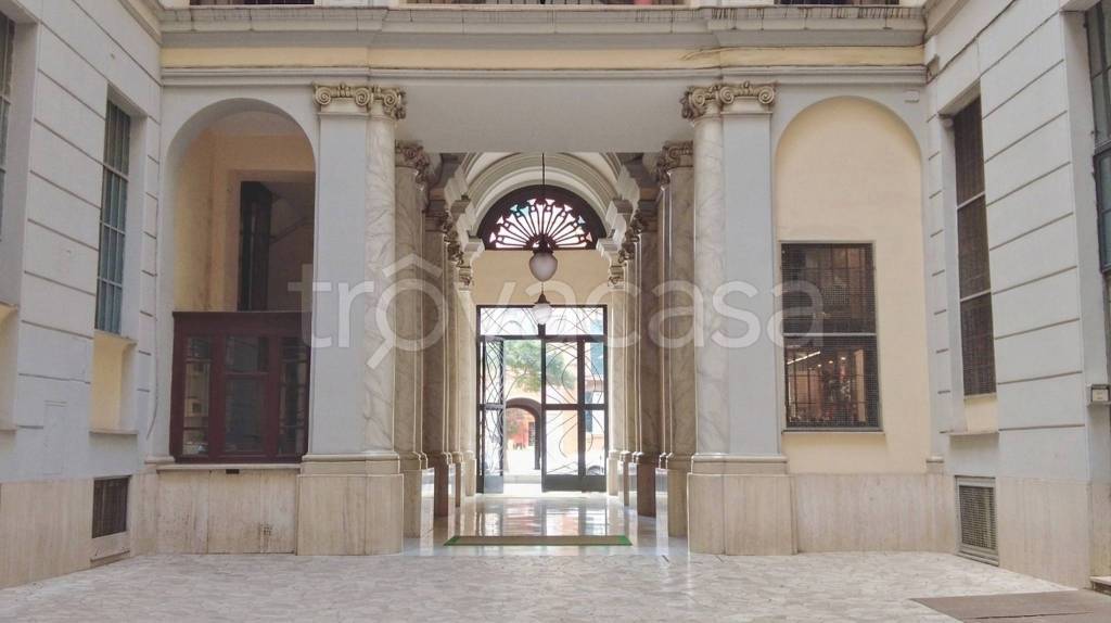appartamento in vendita a Roma in zona Rione Monti/Campitelli