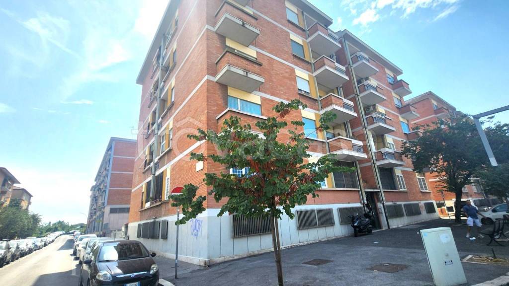 appartamento in vendita a Roma in zona Ostiense