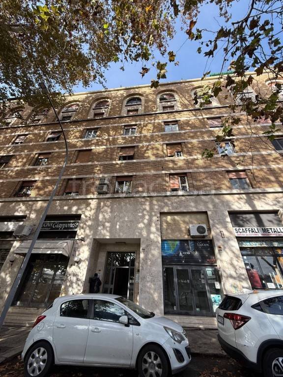 appartamento in vendita a Roma in zona Ostiense