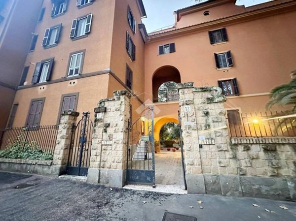 appartamento in vendita a Roma in zona Appio Latino