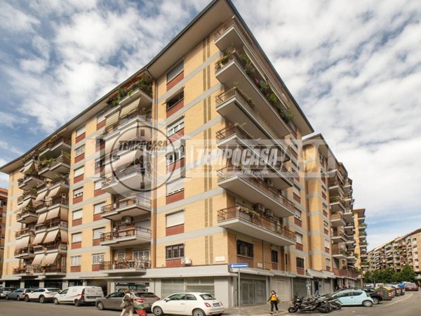 appartamento in vendita a Roma in zona Appio Latino
