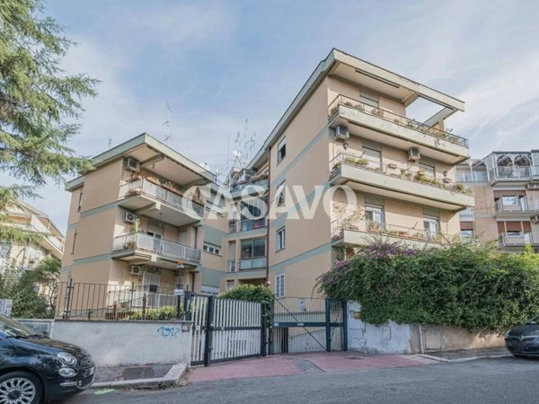 appartamento in vendita a Roma in zona Ostiense