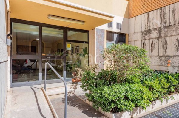 appartamento in vendita a Roma in zona Ostiense