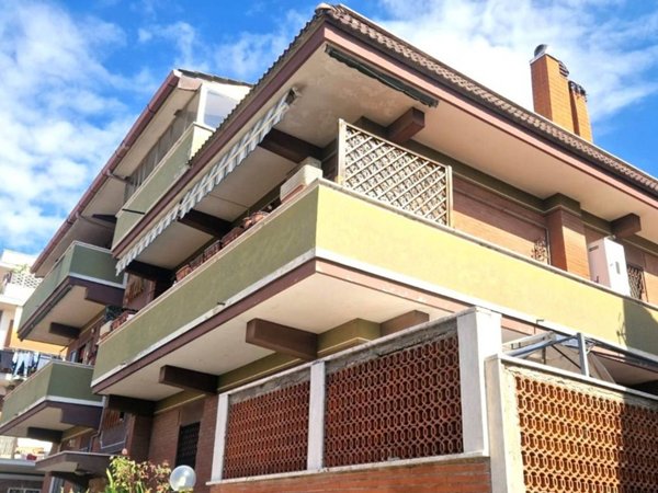 appartamento in vendita a Roma in zona Acilia