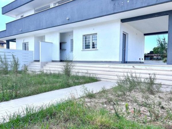 casa indipendente in vendita a Roma