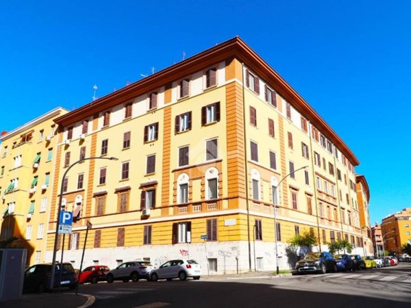 appartamento in vendita a Roma in zona Tuscolano