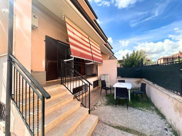 appartamento in vendita a Roma in zona Giardini di Corcolle