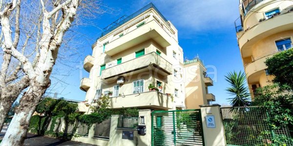 appartamento in vendita a Roma in zona Ostia