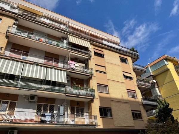 appartamento in vendita a Roma in zona Prenestino-Labicano