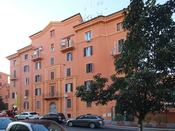 appartamento in vendita a Roma in zona Nomentano