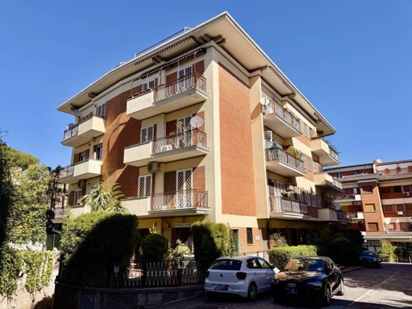 appartamento in vendita a Roma in zona Tor di Quinto
