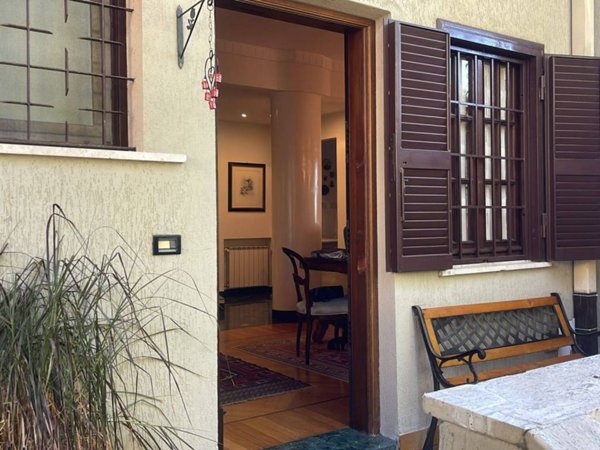 appartamento in vendita a Roma in zona Axa