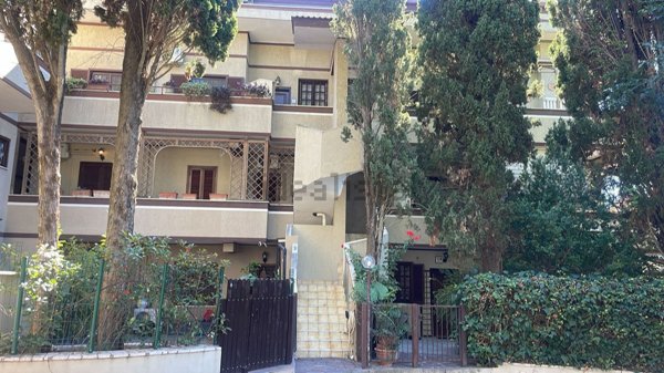 appartamento in vendita a Roma in zona Axa