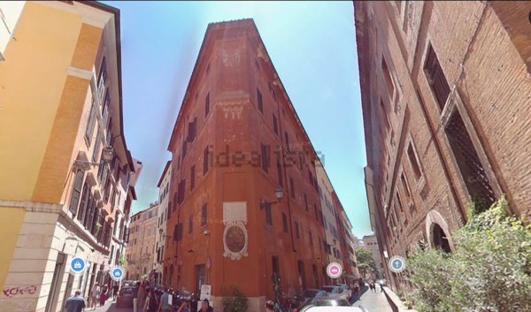 appartamento in vendita a Roma in zona Parione/Sant'Eustachio
