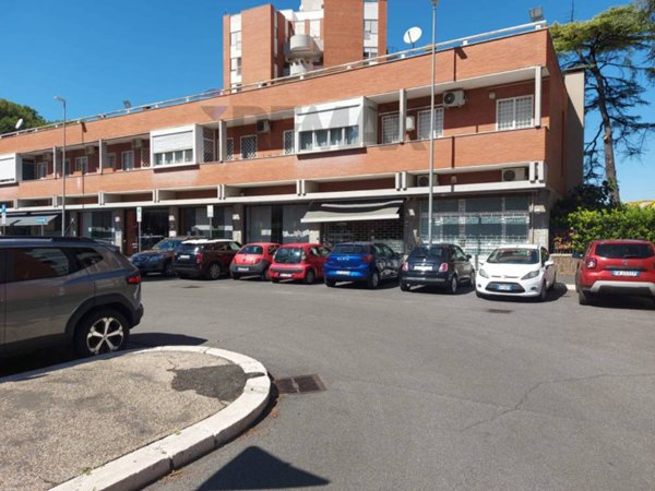 locale commerciale in vendita a Roma in zona Trieste