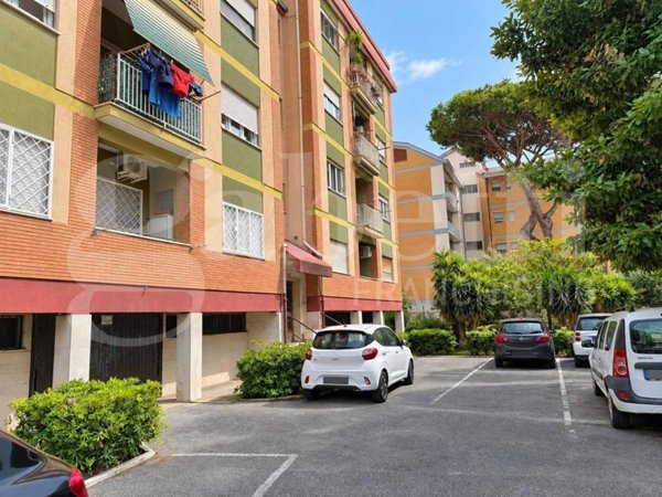 appartamento in vendita a Roma in zona Ostia