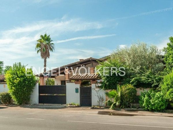 casa indipendente in vendita a Roma in zona EUR