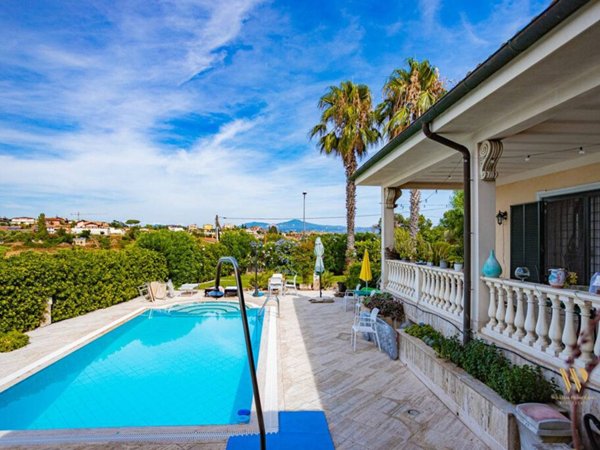 casa indipendente in vendita a Roma in zona Castel di Leva