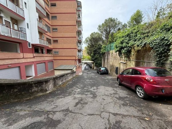 box auto in vendita a Roma in zona Trionfale
