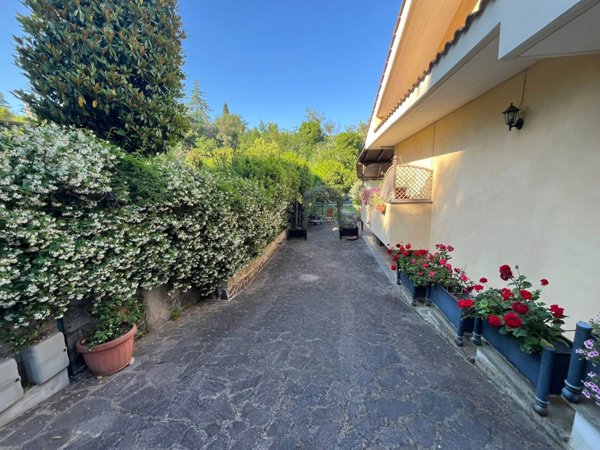 casa indipendente in vendita a Roma in zona Salario