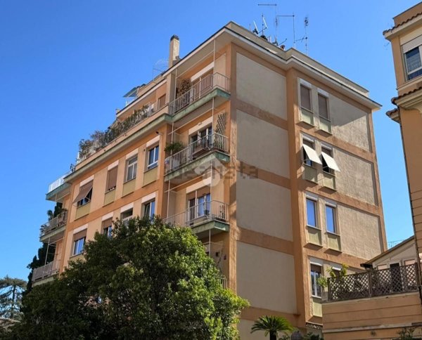 appartamento in vendita a Roma in zona Gianicolense