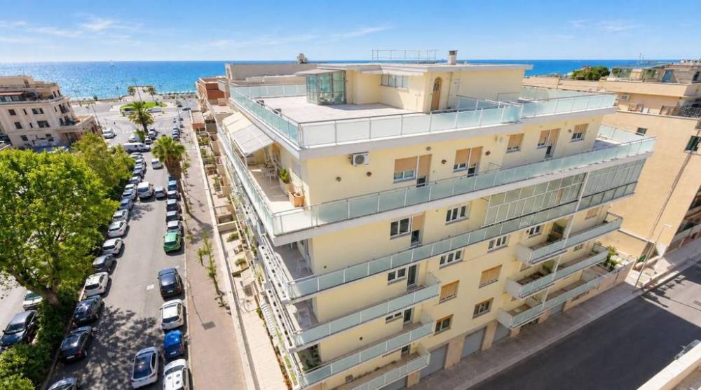 appartamento in vendita a Roma in zona Ostia