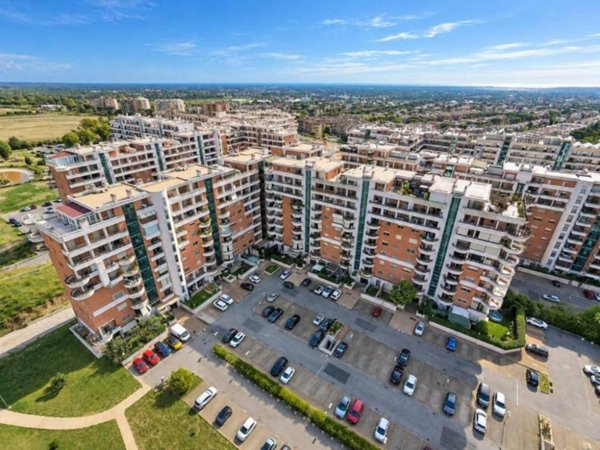 appartamento in vendita a Roma in zona Axa
