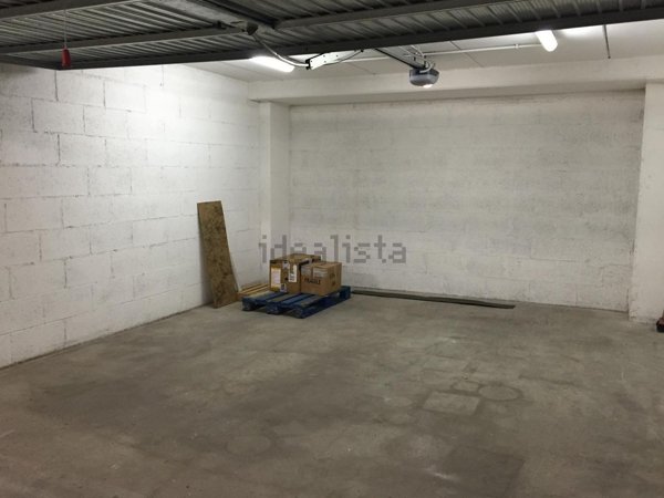 box auto in vendita a Roma in zona Tuscolano