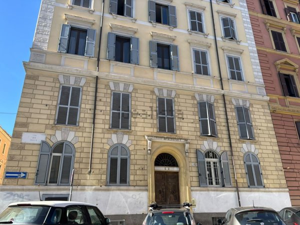 appartamento in vendita a Roma in zona Castro Pretorio