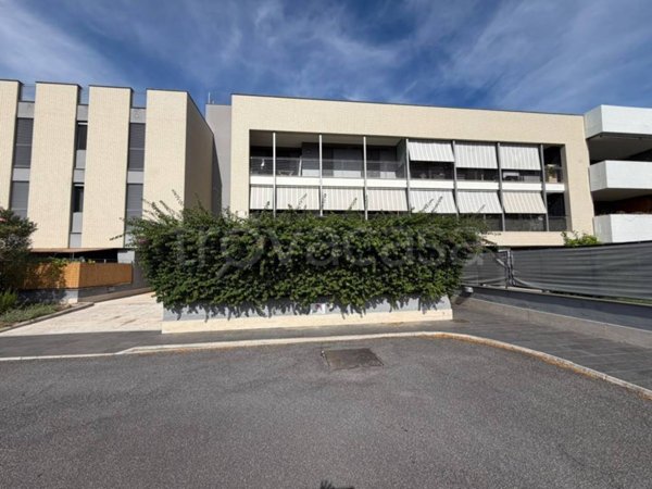 appartamento in vendita a Roma in zona Tor Cervara