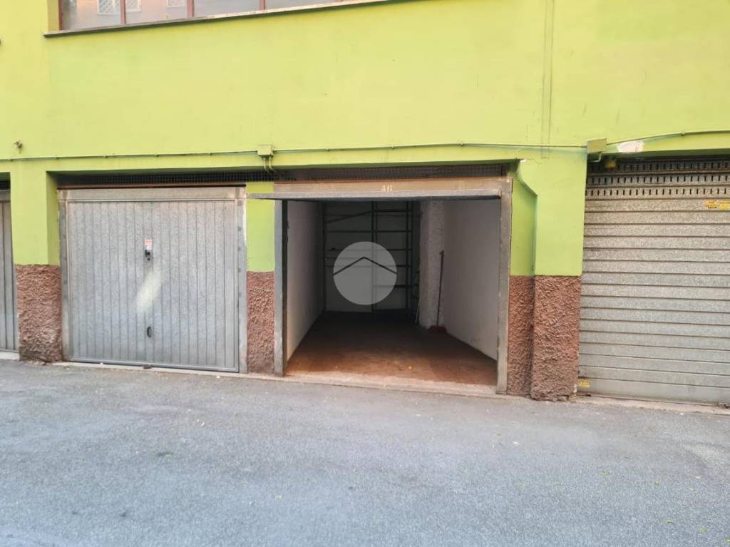 box auto in vendita a Roma in zona Monte Sacro/Talenti