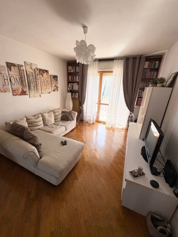appartamento in vendita a Roma in zona Casal Monastero