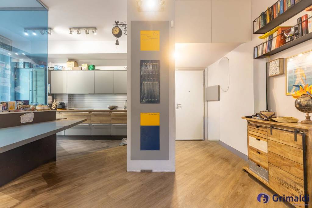 appartamento in vendita a Roma in zona Ardeatino