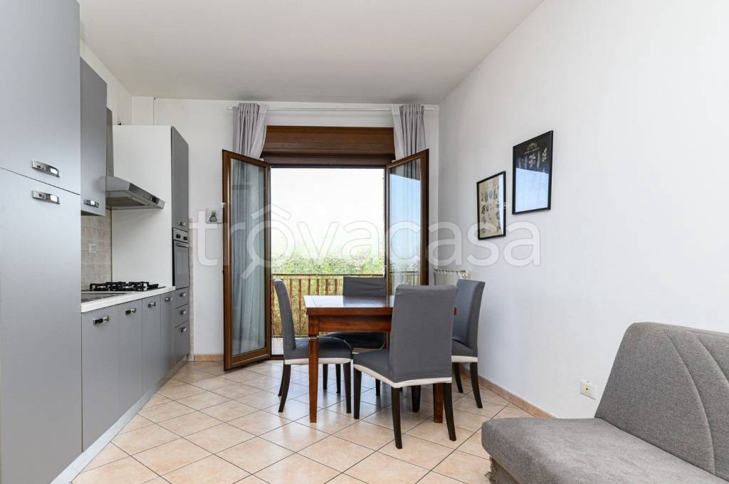 appartamento in vendita a Roma in zona Colle Monfortani