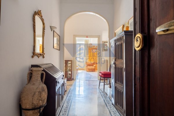 appartamento in vendita a Roma in zona Appio Latino