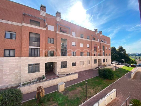 appartamento in vendita a Roma in zona Tre Pini - Poggio dei Fiori