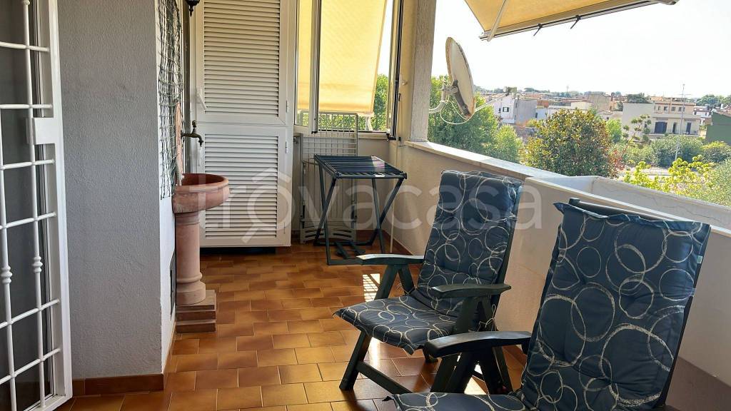 appartamento in vendita a Roma in zona Dragoncello