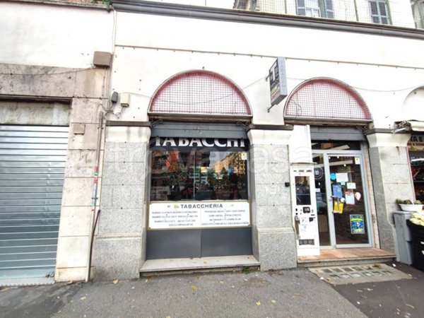 negozio in vendita a Roma in zona Tuscolano