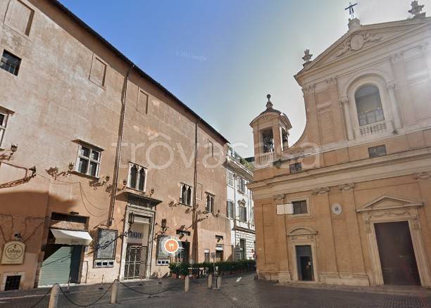 appartamento in vendita a Roma in zona Trevi-Colonna