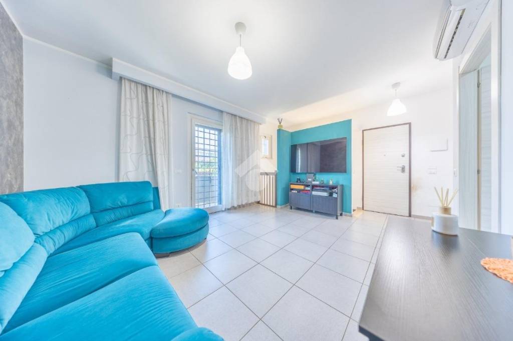 appartamento in vendita a Roma in zona Castelverde
