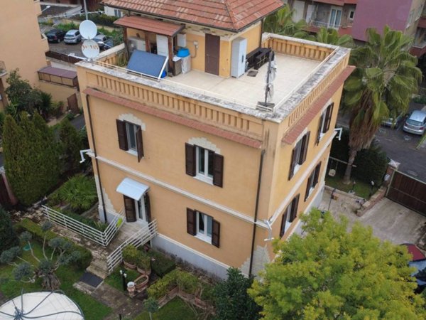 casa indipendente in vendita a Roma in zona Monte Sacro/Talenti