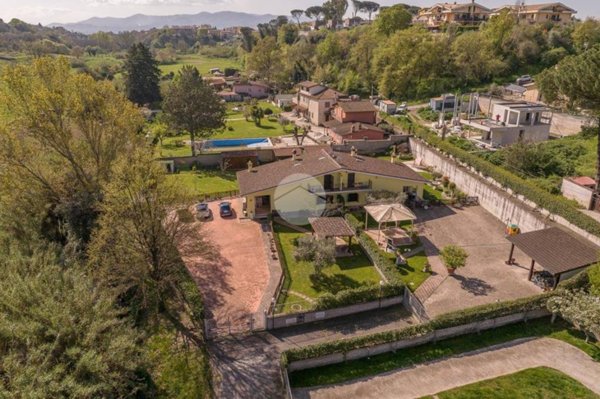 casa indipendente in vendita a Roma in zona Castelverde